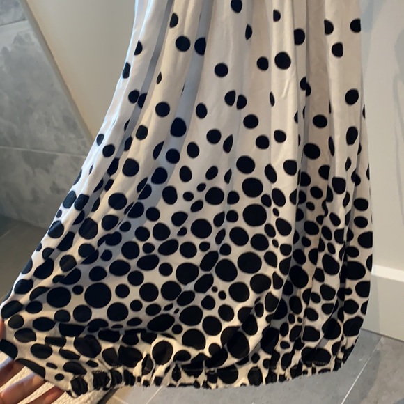 Black and white dress - Picture 3 of 6